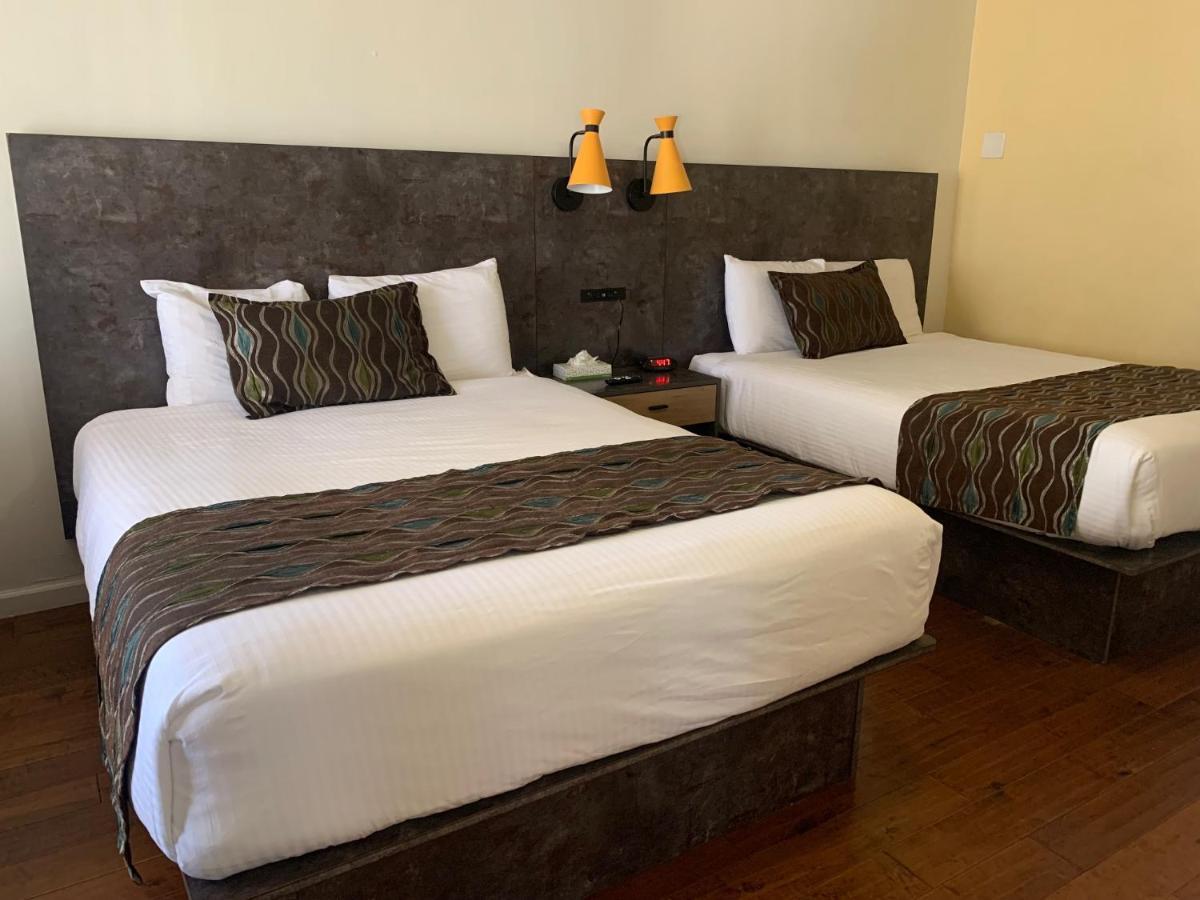 Motel Oasis And